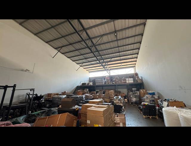 500M² WAREHOUSE TO LET IN LINBRO PARK